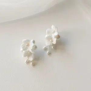 ALEXA EARRING