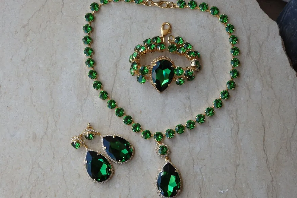 Emerald Jewelry Set