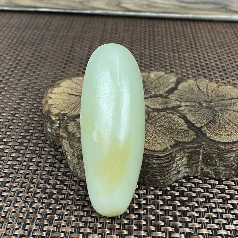 Natural Kunlun Jade Rough Nephrite Raw (172g,8.1X4.5X3.0cm)