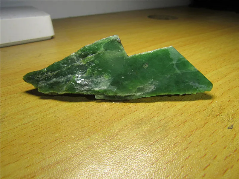 Natural Siberian Jade Rough Russia nephrite Raw (51.40g, 100X38X15mm)