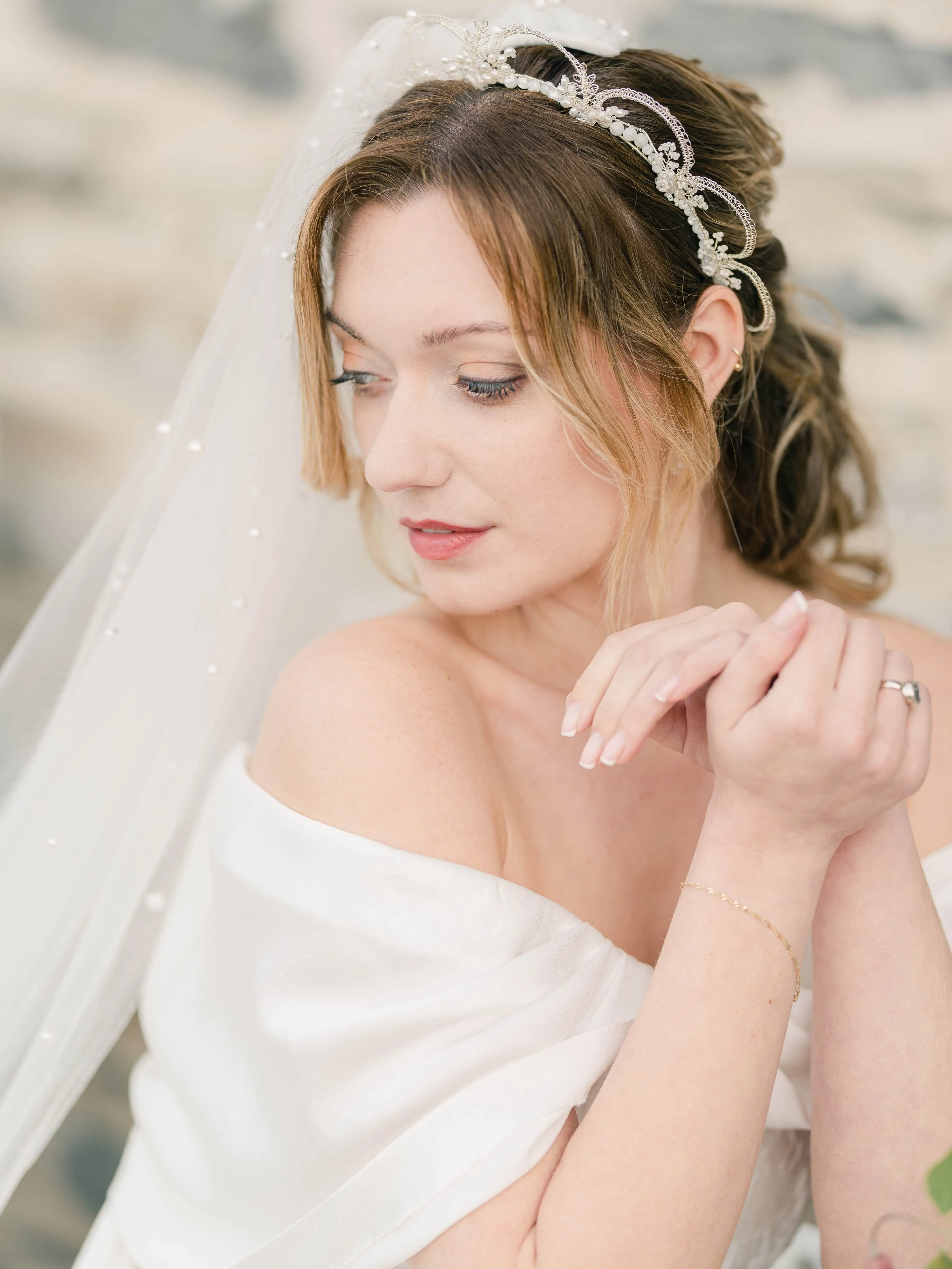 Oriana crown with mother of pearl and pearls